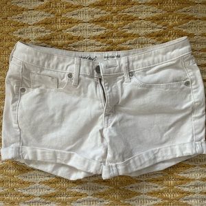 Mossimo denim White jean shorts mid rise midi, size 4/27